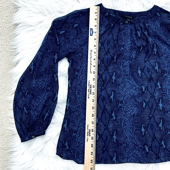 HP 🎉 BANANA REPUBLIC Python Print Blouse - Picture 12 of 12